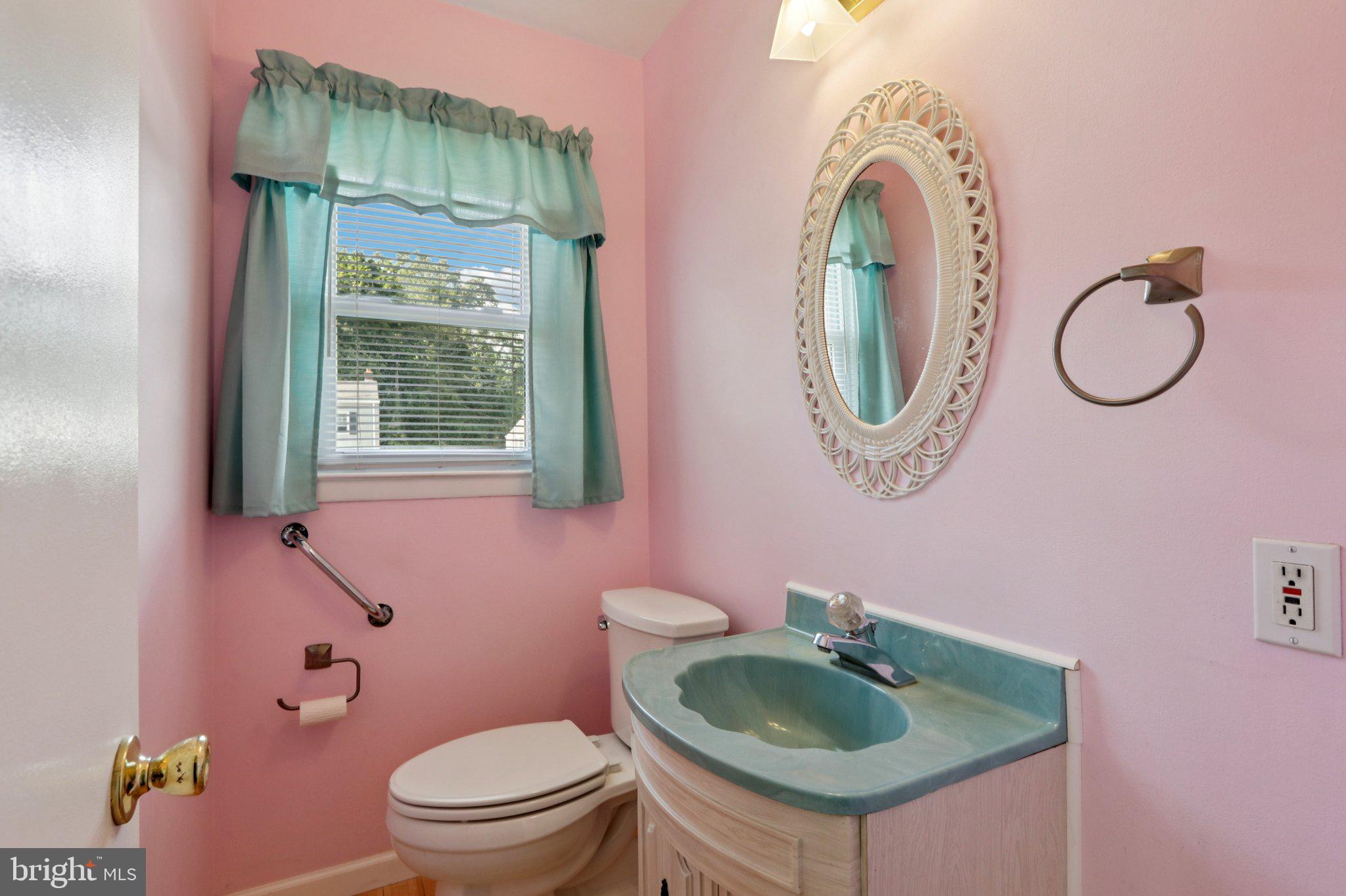 910 Glenroy Road Philadelphia, PA 19128 - Photo 13 of 31