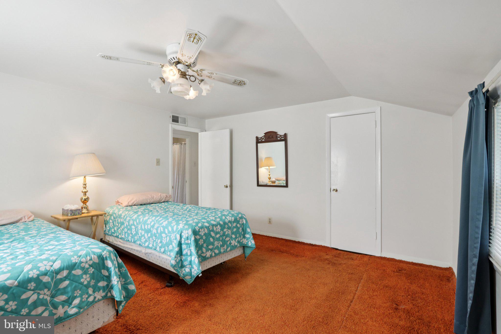 910 Glenroy Road Philadelphia, PA 19128 - Photo 15 of 31