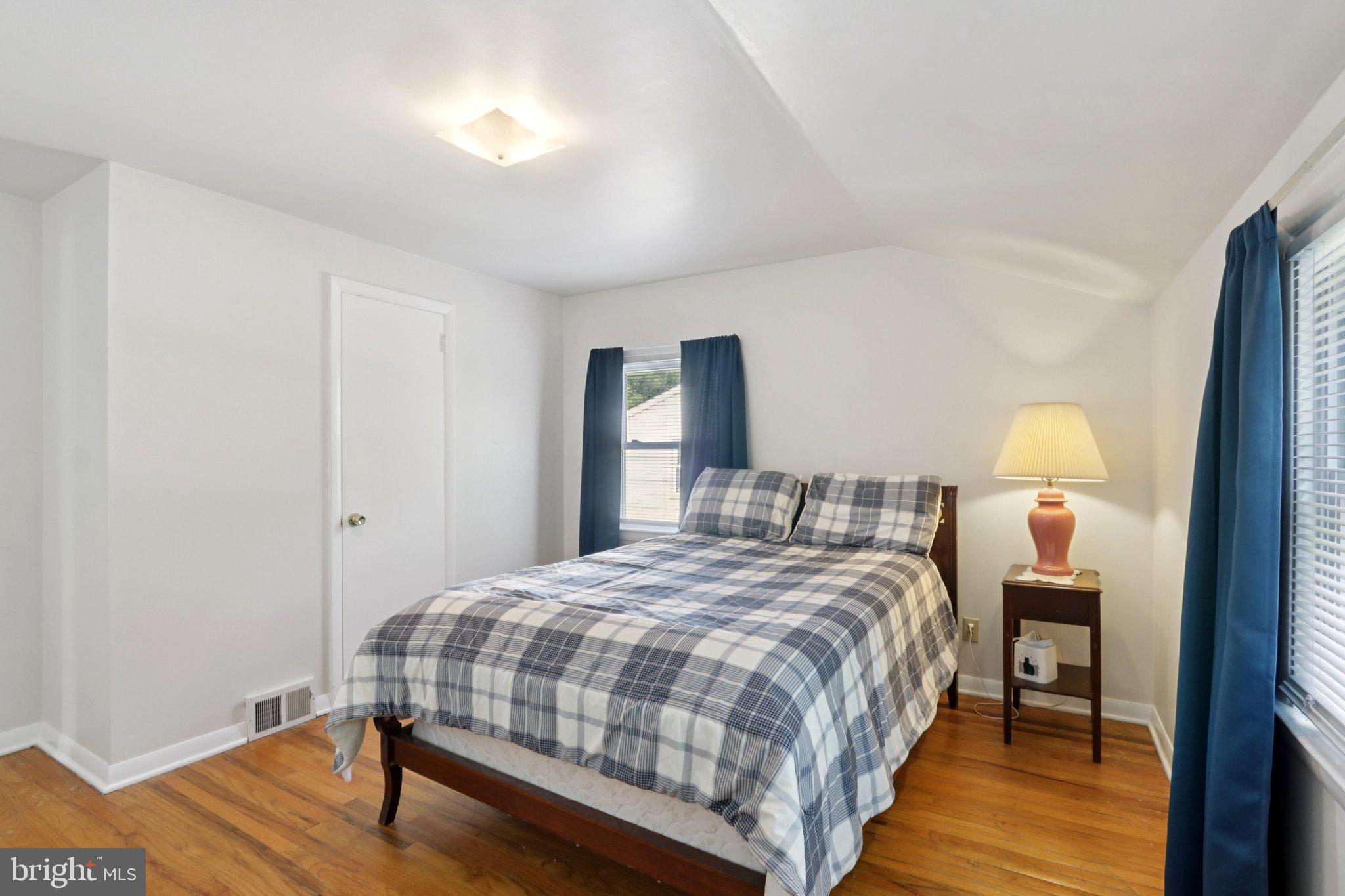 910 Glenroy Road Philadelphia, PA 19128 - Photo 19 of 31