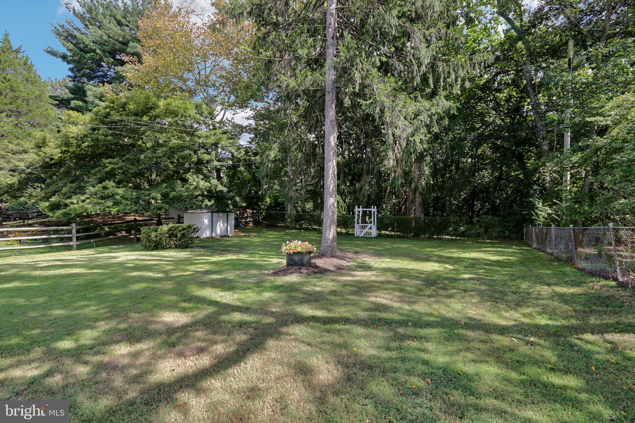 910 Glenroy Road Philadelphia, PA 19128 - Photo 28 of 31