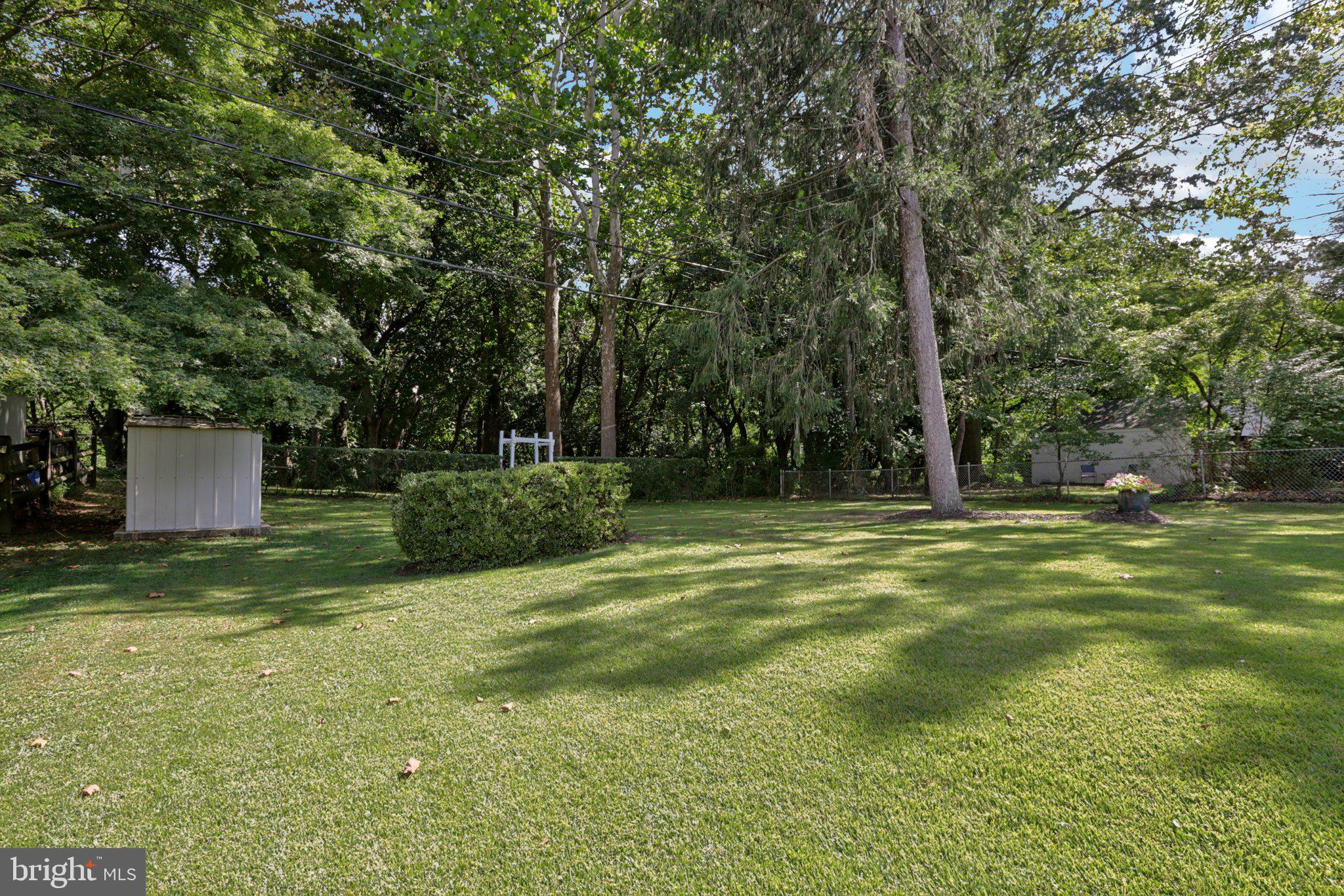910 Glenroy Road Philadelphia, PA 19128 - Photo 29 of 31