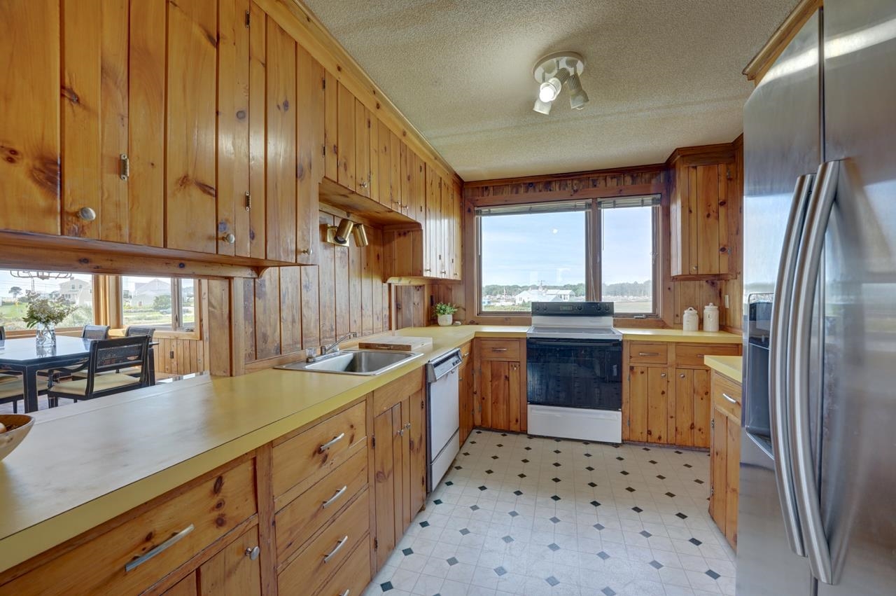 1701 Ocean Boulevard Rye, NH 03871 - Photo 14 of 37