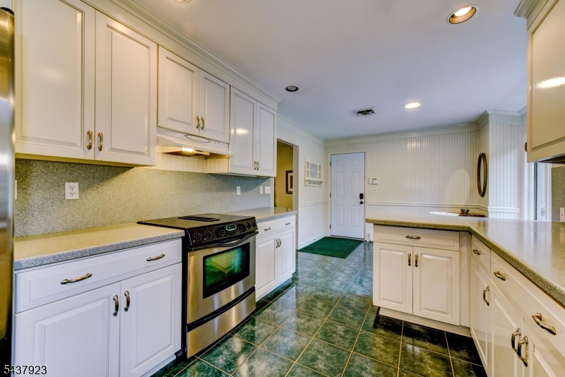 1 Hendrick Road Flemington, NJ 08822 - Photo 15 of 44