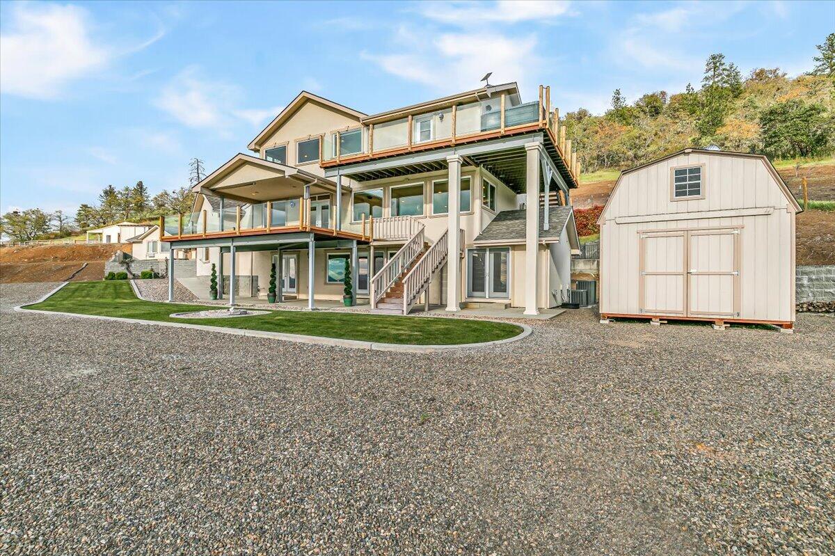 4002 Dry Creek Road Medford, OR 97504 - Photo 37 of 45