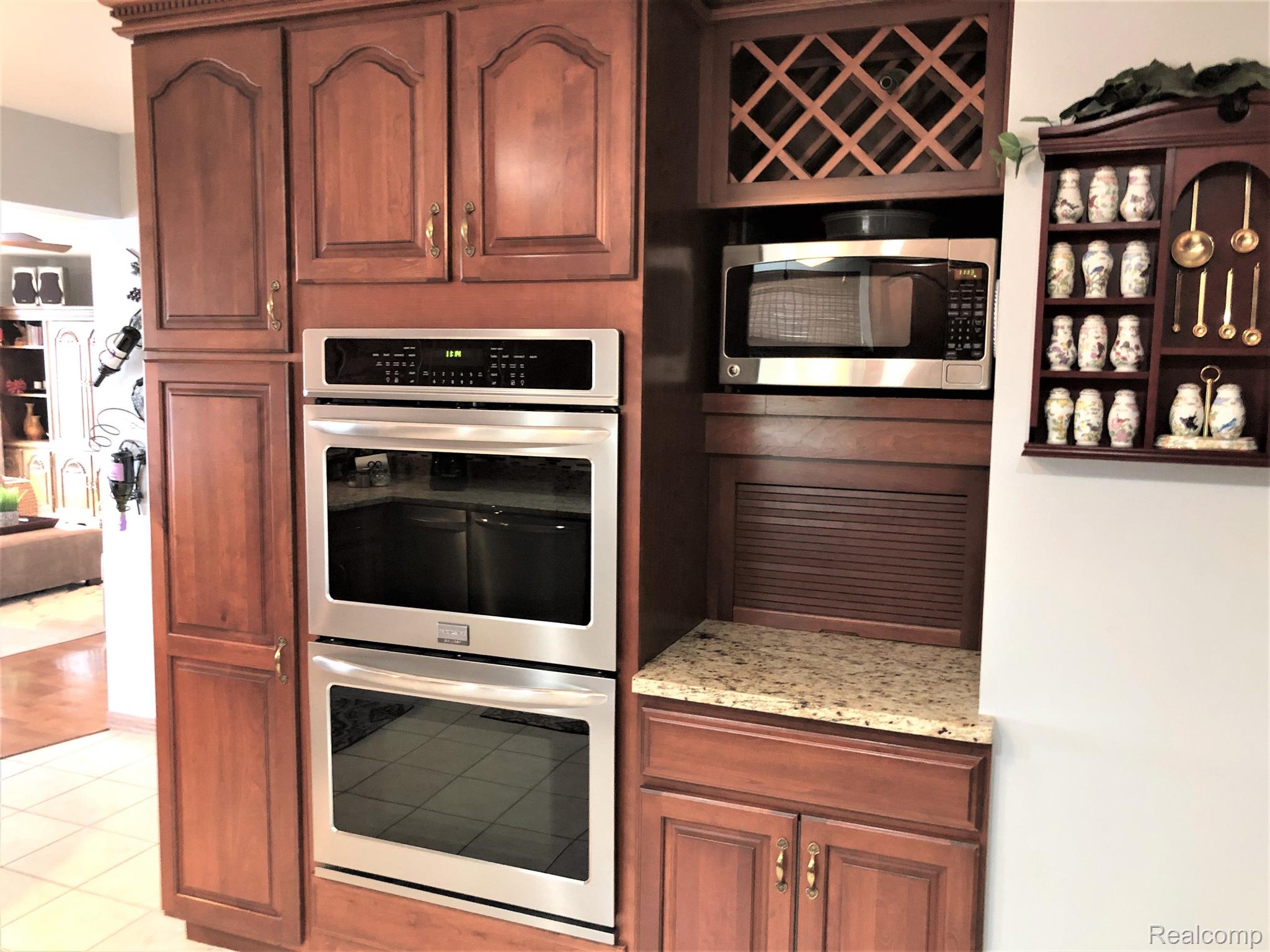 1177 Butler Boulevard Howell, MI 48843 - Photo 12 of 40 Built-in DBL Oven