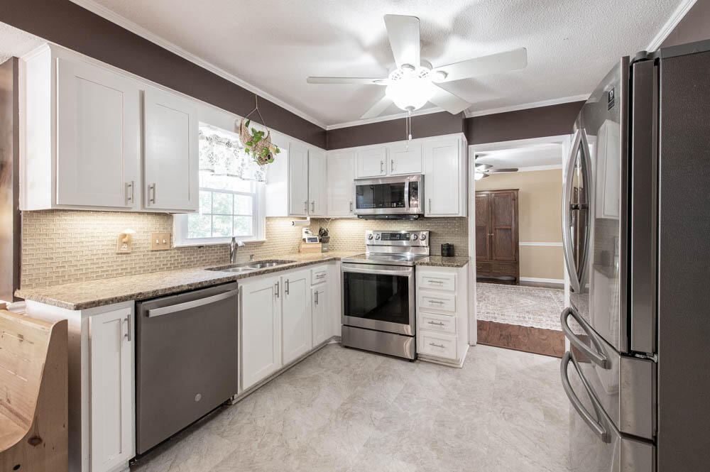 1932 Bolin Road North Augusta, SC 29841 - Photo 9 of 50 Kitchen with Granite Countertops!