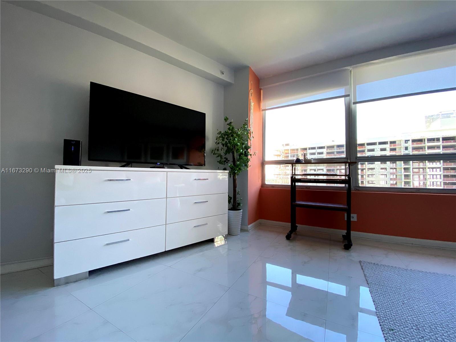 1500 Bay Road, Unit 956S Miami Beach, FL 33139 - Photo 7 of 34