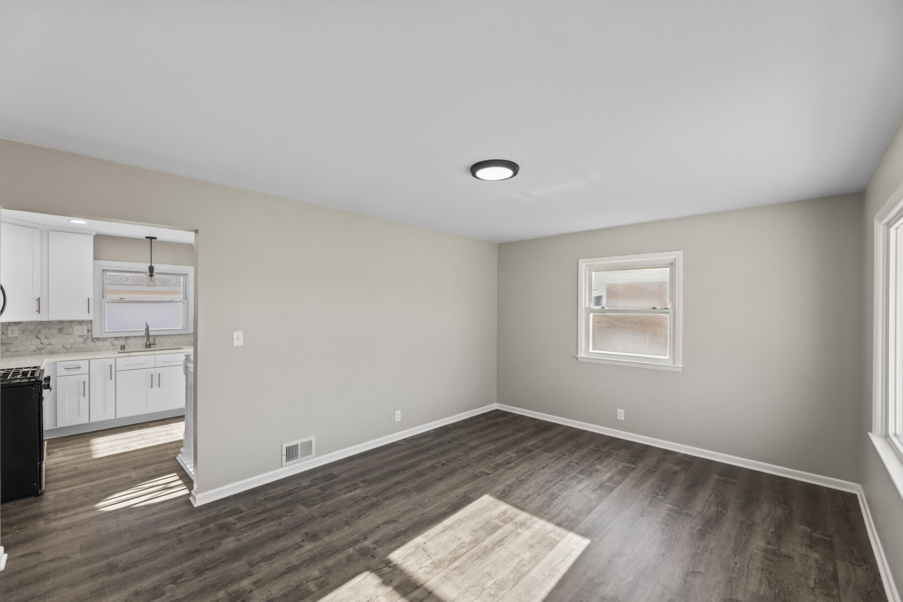 6538 North 85th Street Milwaukee, WI 53224 - Photo 4 of 34 EN2A9978