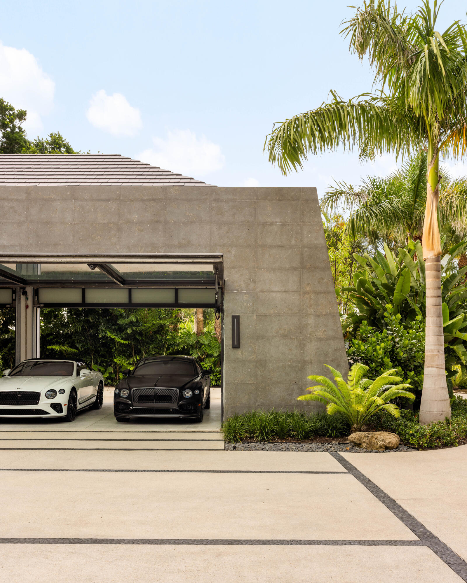 488 South Beach Road Jupiter Island, FL 33455 - Photo 6 of 54 a view of car parked on the road