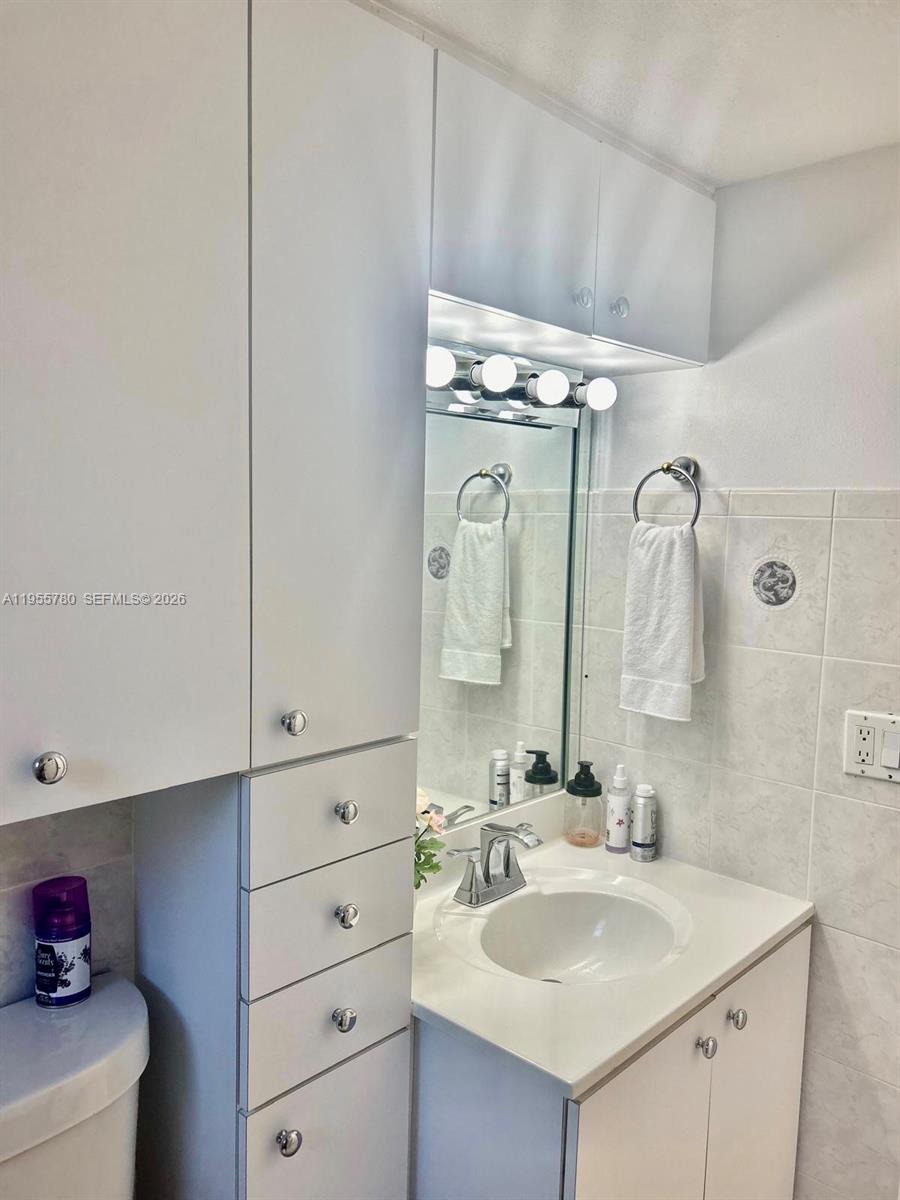 12285 Southwest 10th Terrace, Unit 33DI Miami, FL 33184 - Photo 3 of 9