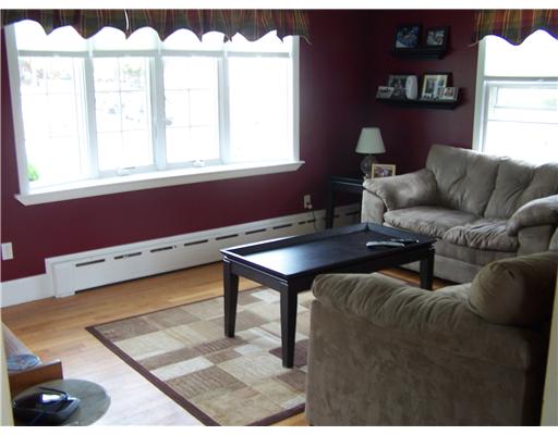 107 Long Meadow Road Portsmouth, RI 02871 - Photo 5 of 8 Living Room.