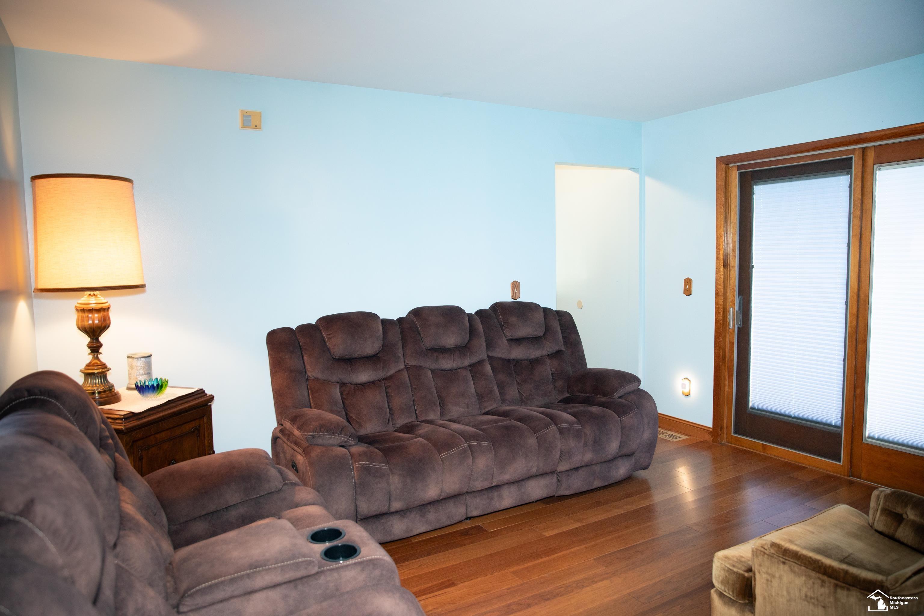 24576 Arsenal Road Flat Rock, MI 48134 - Photo 11 of 82 50200837-3D50EF86-0884-492F-B353-ADD84E52419D.JPG