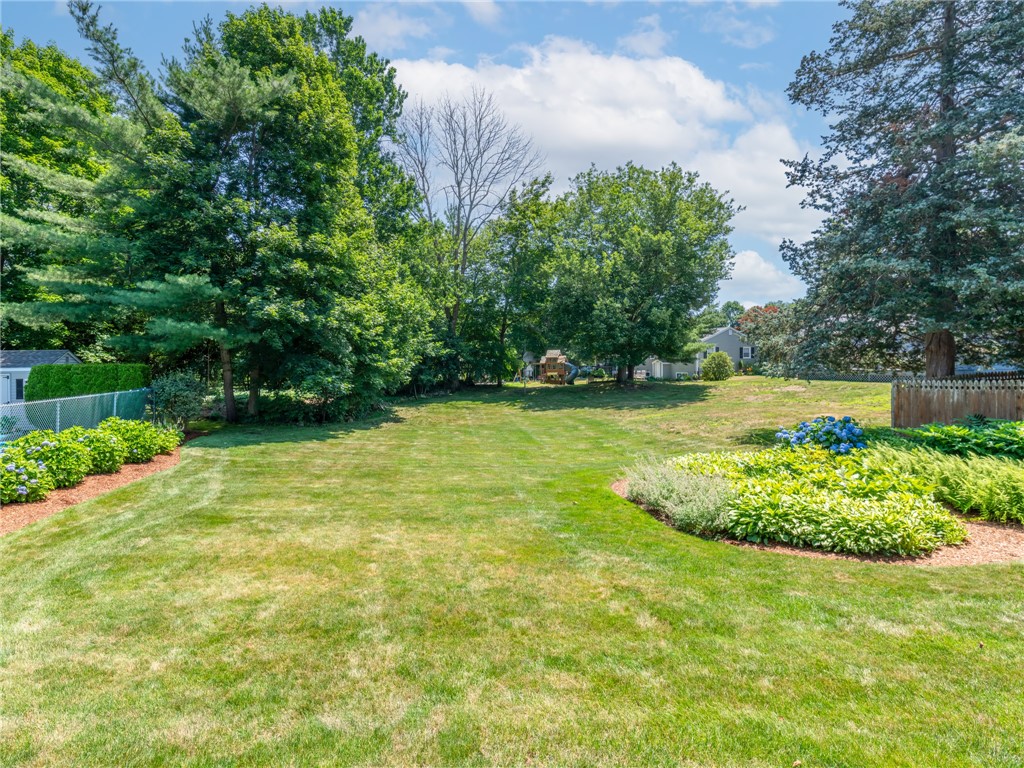 10 Ridgefield Drive East Greenwich, RI 02818 - Photo 35 of 38