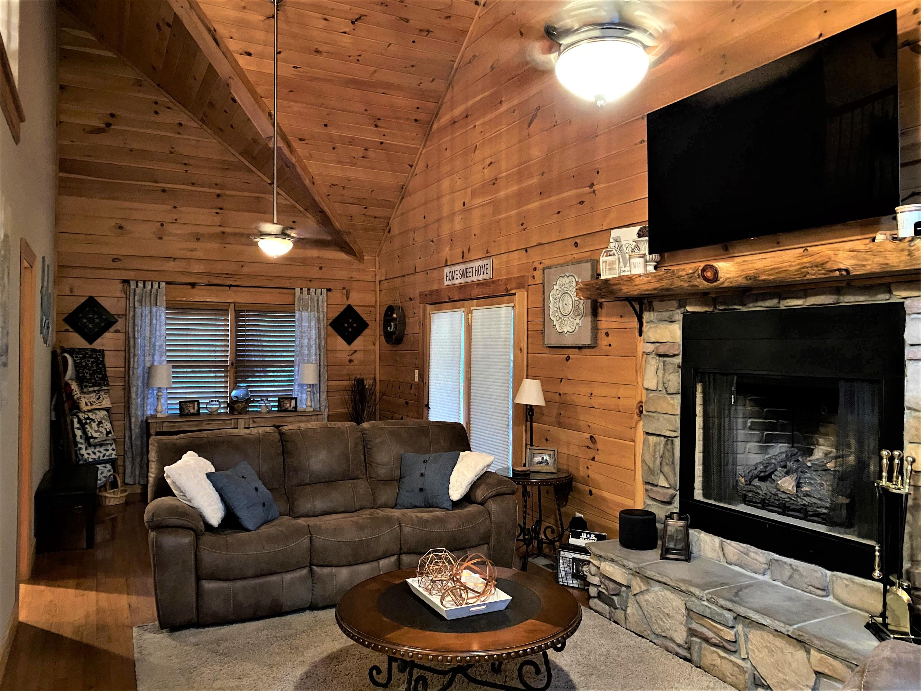1034 Wilderness Road Friendsville, TN 37737 - Photo 7 of 24 Livingroom