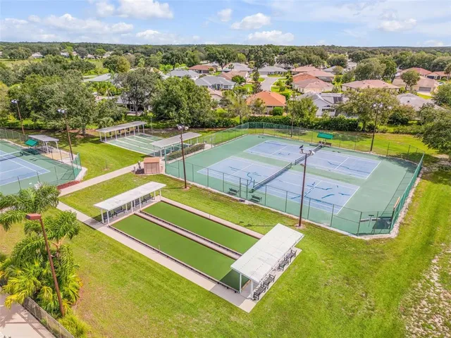 a view of a tennis court