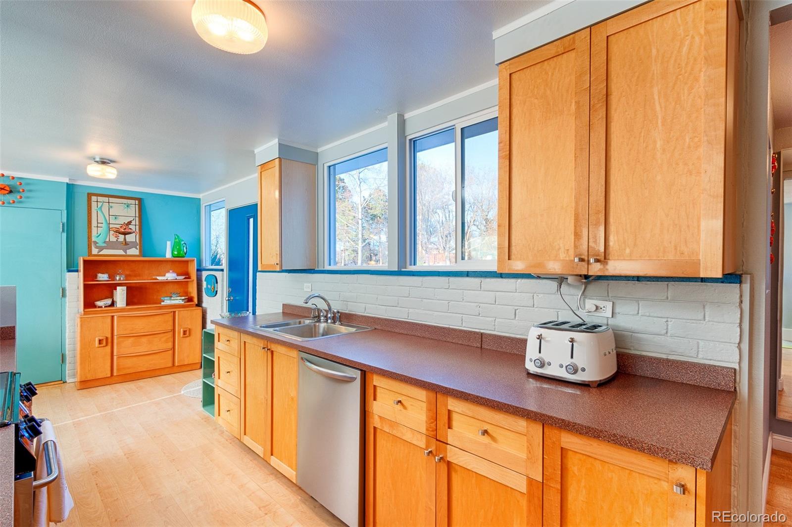 2435 South Dahlia Lane Denver, CO 80222 - Photo 13 of 40