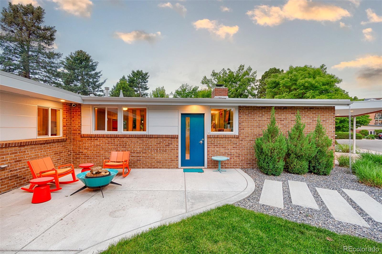 2435 South Dahlia Lane Denver, CO 80222 - Photo 3 of 40