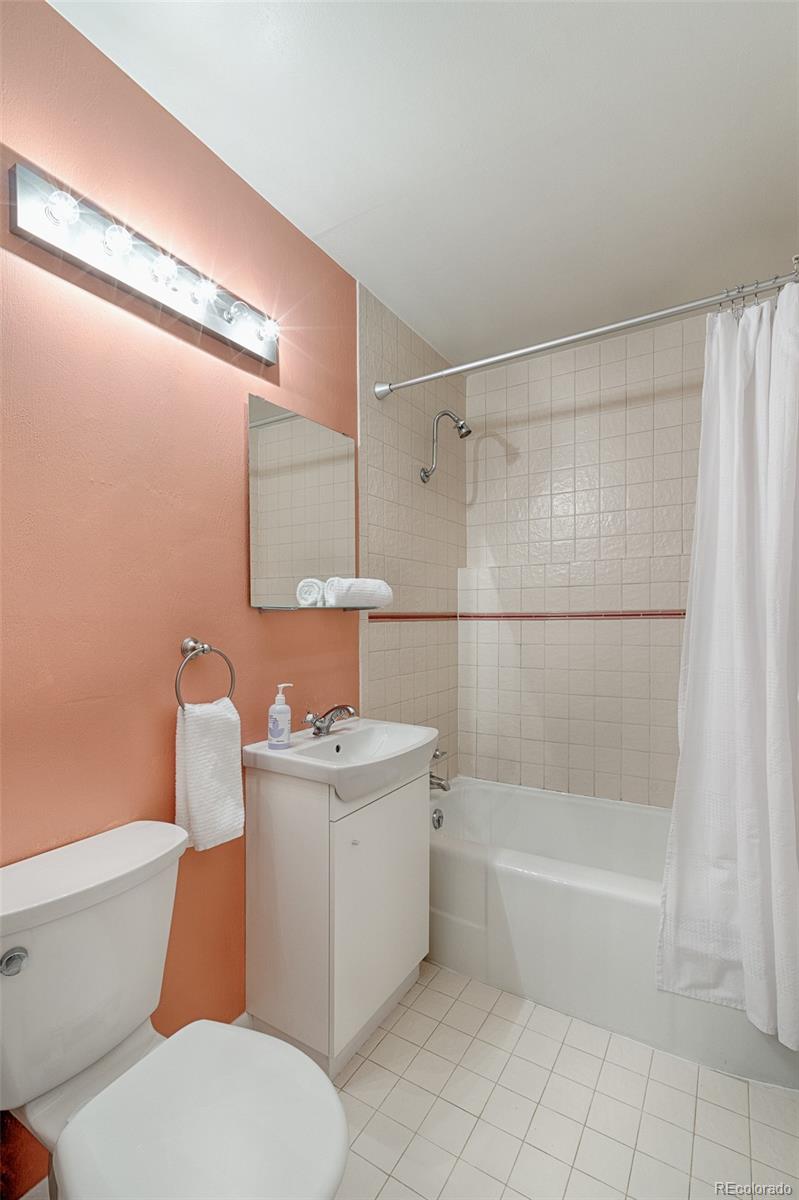 2435 South Dahlia Lane Denver, CO 80222 - Photo 32 of 40