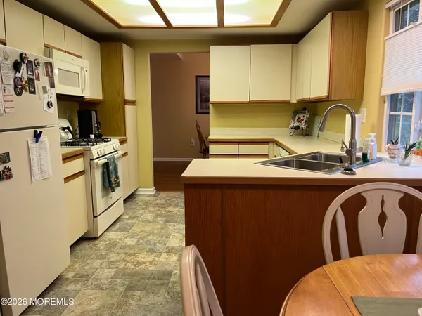 $2,000 | 892 D Stratford Court, Unit D, Manchester Township, NJ 08759