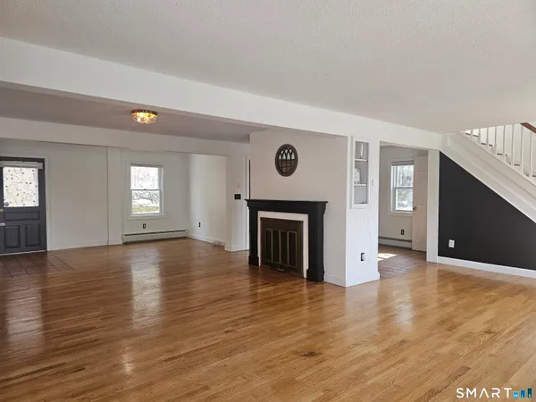 $3,100 | 932 Saybrook Road, Middletown, CT 06457