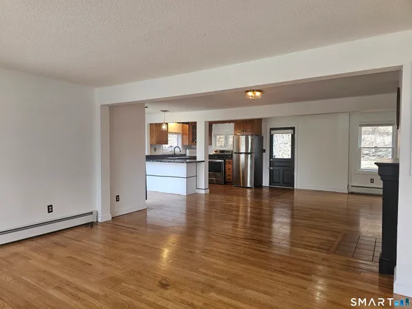 $3,100 | 932 Saybrook Road, Middletown, CT 06457