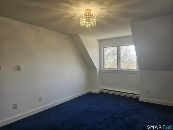 $3,100 | 932 Saybrook Road, Middletown, CT 06457