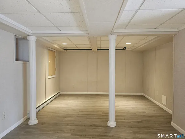 $3,100 | 932 Saybrook Road, Middletown, CT 06457