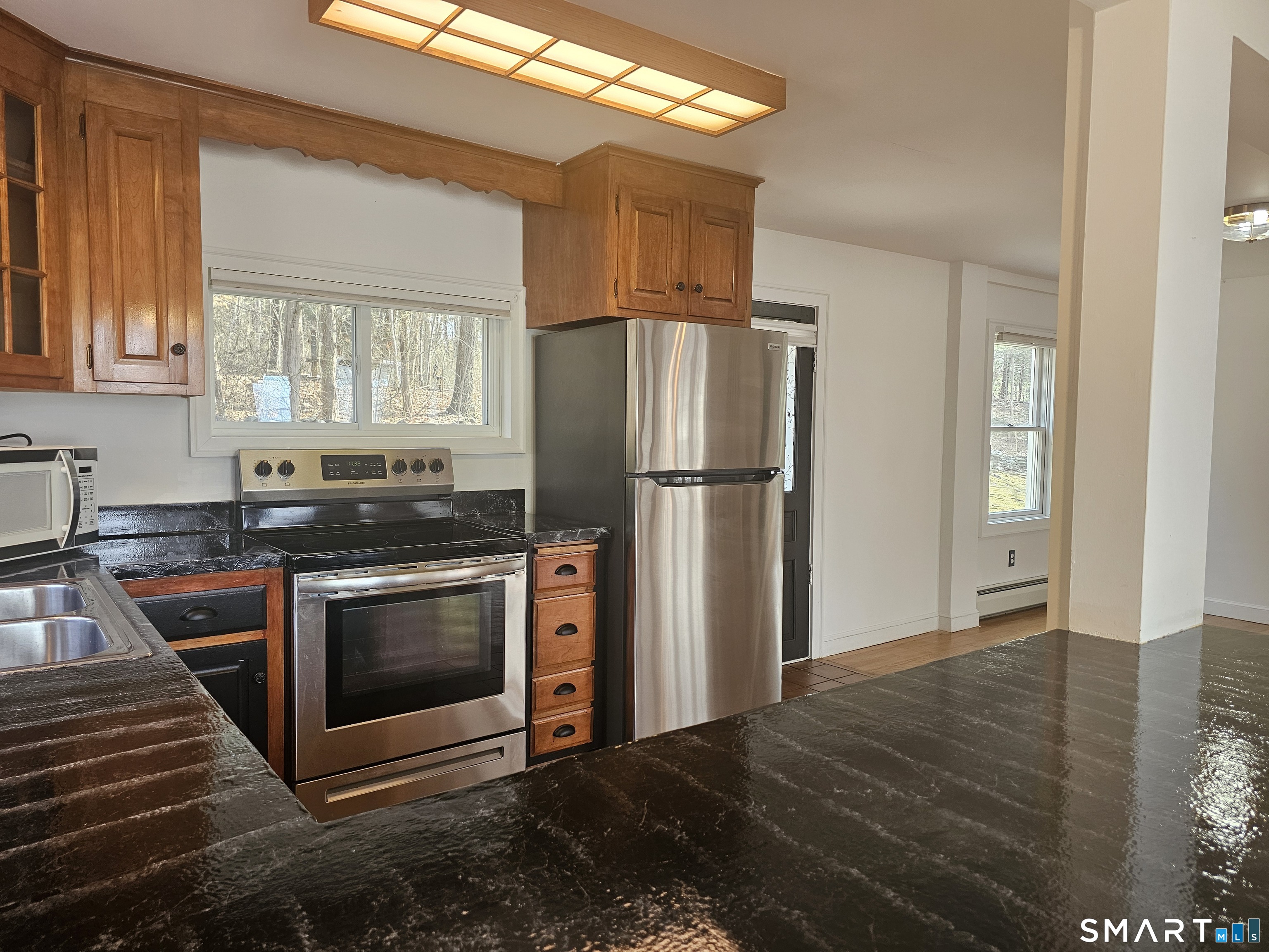 932 Saybrook Road Middletown, CT 06457 - Photo 5 of 40