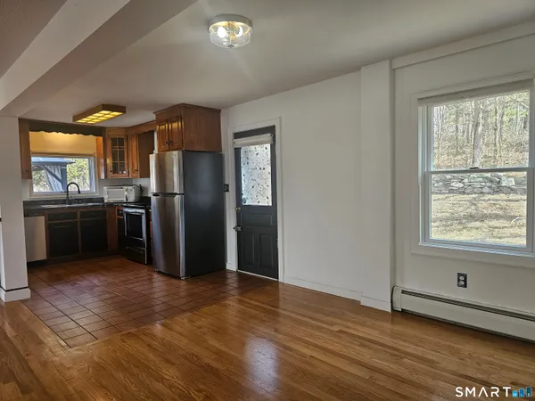 $3,100 | 932 Saybrook Road, Middletown, CT 06457