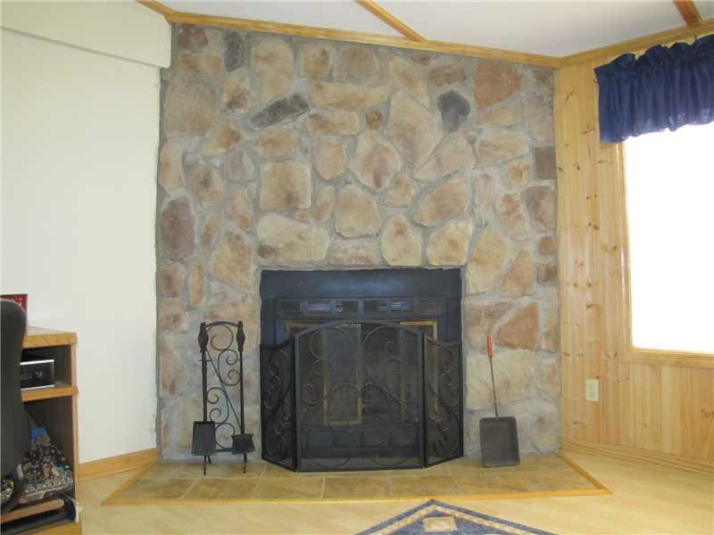 737 Anderson Hozak Road Clinton, PA 15026 - Photo 6 of 16 Den.