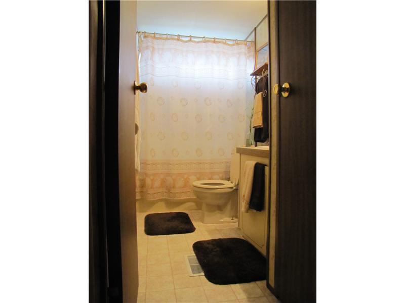 737 Anderson Hozak Road Clinton, PA 15026 - Photo 10 of 16 Full Bath.