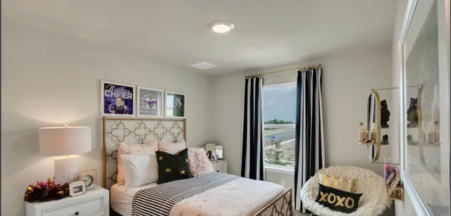 a view of entryway and hall