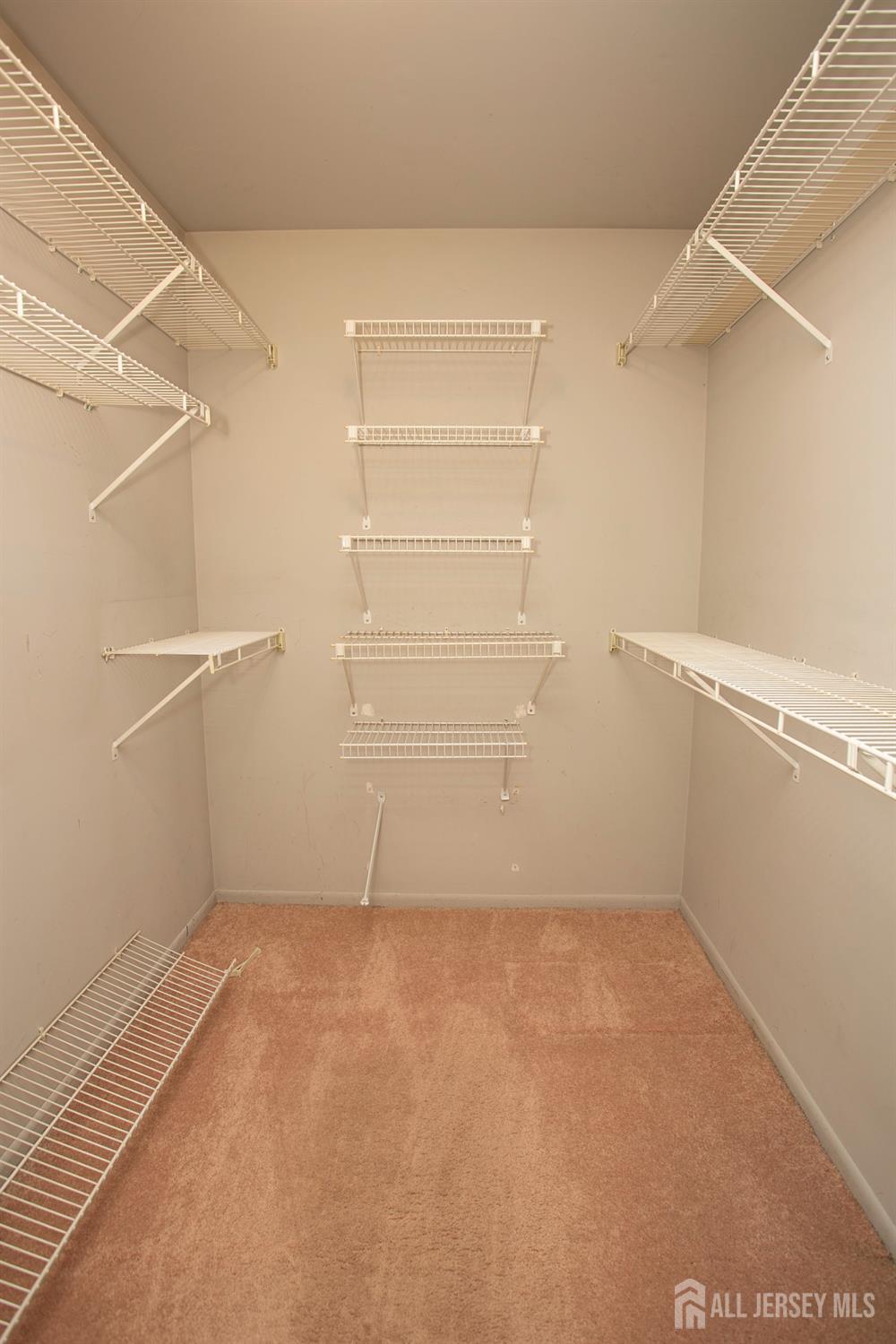 13 Gate House Lane Edison, NJ 08820 - Photo 18 of 33