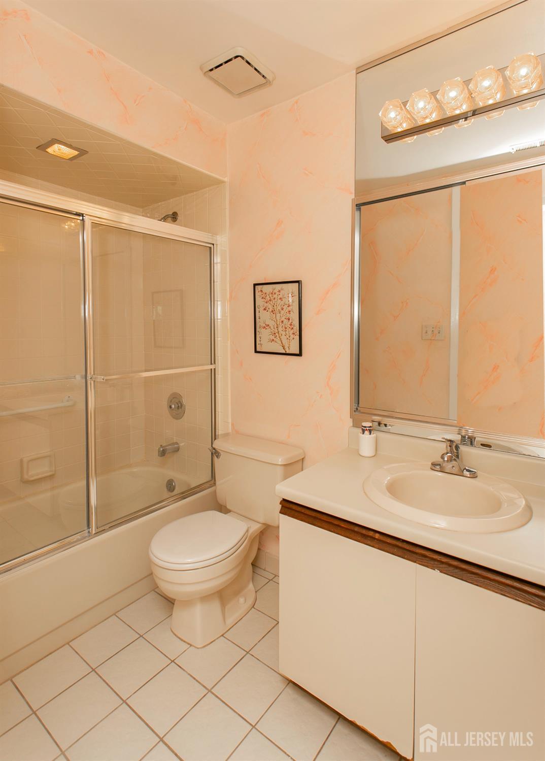 13 Gate House Lane Edison, NJ 08820 - Photo 20 of 33