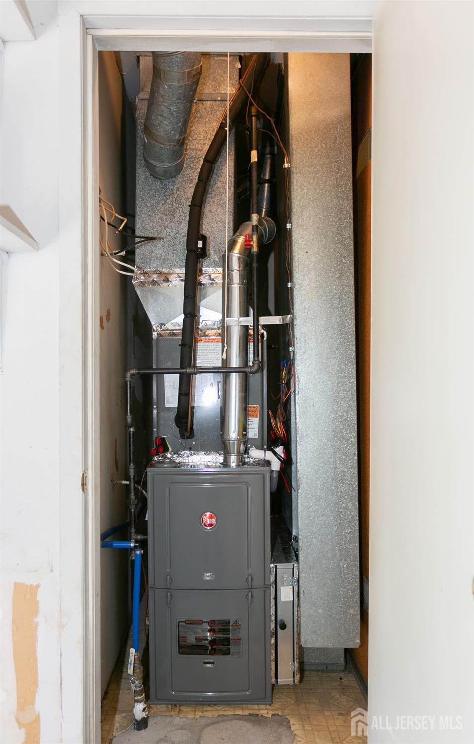 13 Gate House Lane Edison, NJ 08820 - Photo 28 of 33