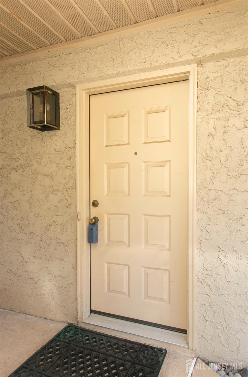 13 Gate House Lane Edison, NJ 08820 - Photo 3 of 33