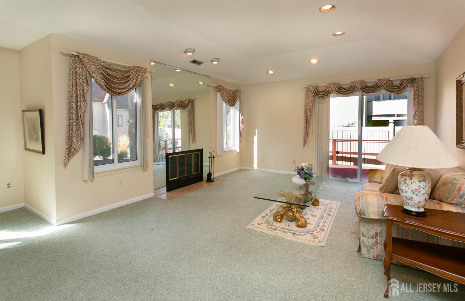 13 Gate House Lane Edison, NJ 08820 - Photo 5 of 33