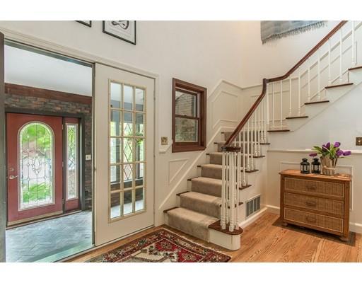 7 Dennett Road Marblehead, MA 01945 - Photo 8 of 30 Gallery Image 8