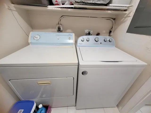 a close up view of washer and dryer