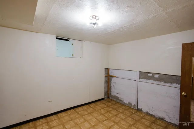 $287,500 | 875 North 8th E Street, Mountain Home, ID 83647