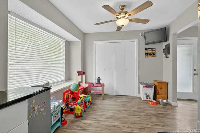 $2,700 | 3413 Foxbriar Lane, Schertz, TX 78108