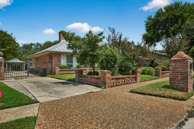 $2,700 | 3413 Foxbriar Lane, Schertz, TX 78108