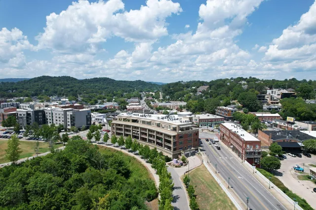 $735,000 | 4 Cherokee Blvd., Chattanooga, TN 37405