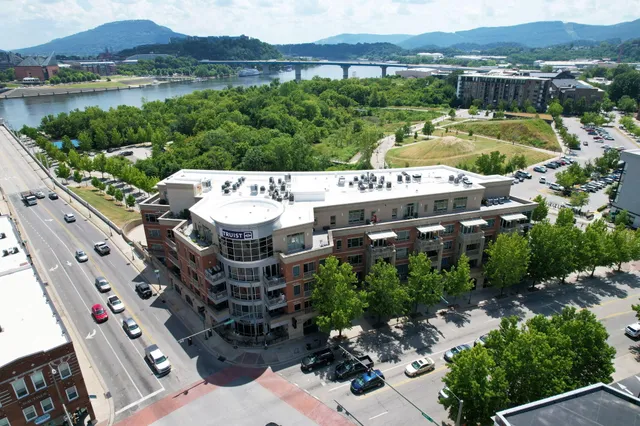 $735,000 | 4 Cherokee Blvd., Chattanooga, TN 37405