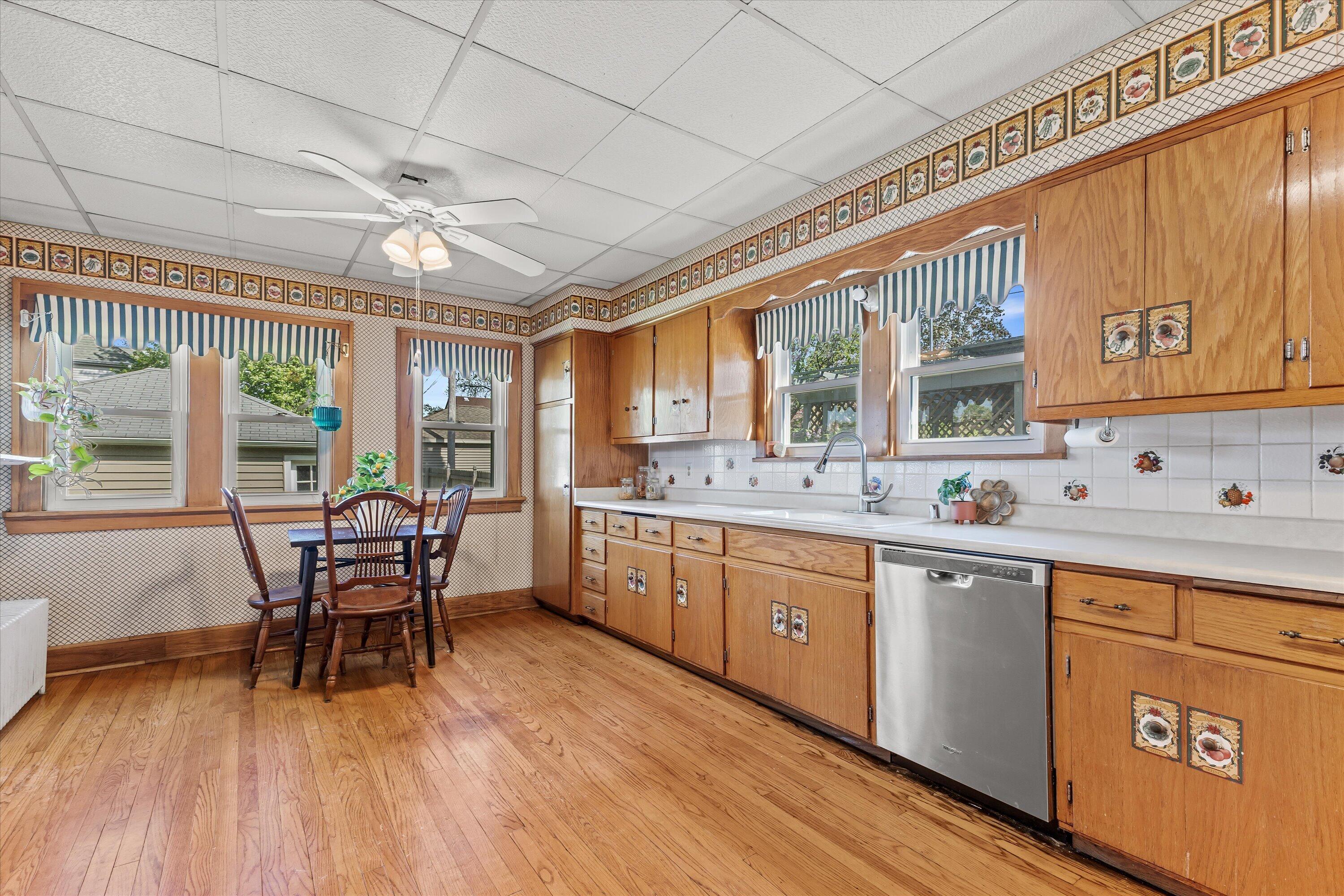 1502 South 80th Street West Allis, WI 53214 - Photo 19 of 46 large eat in kitchen