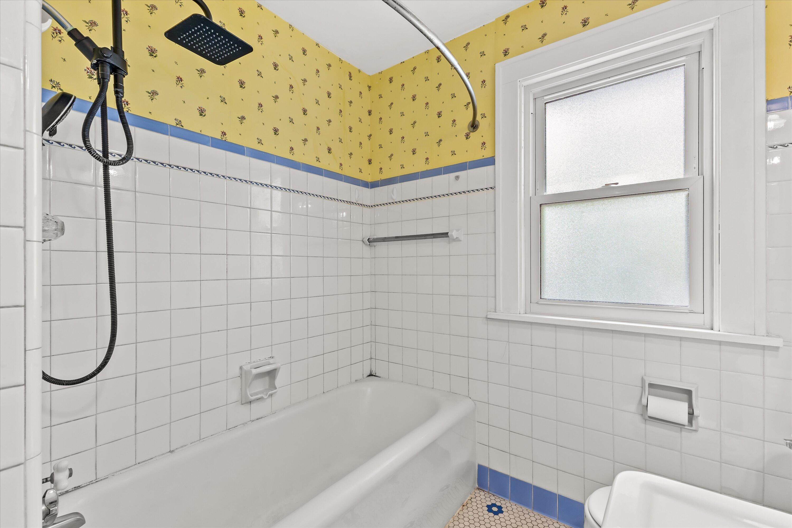 1502 South 80th Street West Allis, WI 53214 - Photo 35 of 46 shower and tub