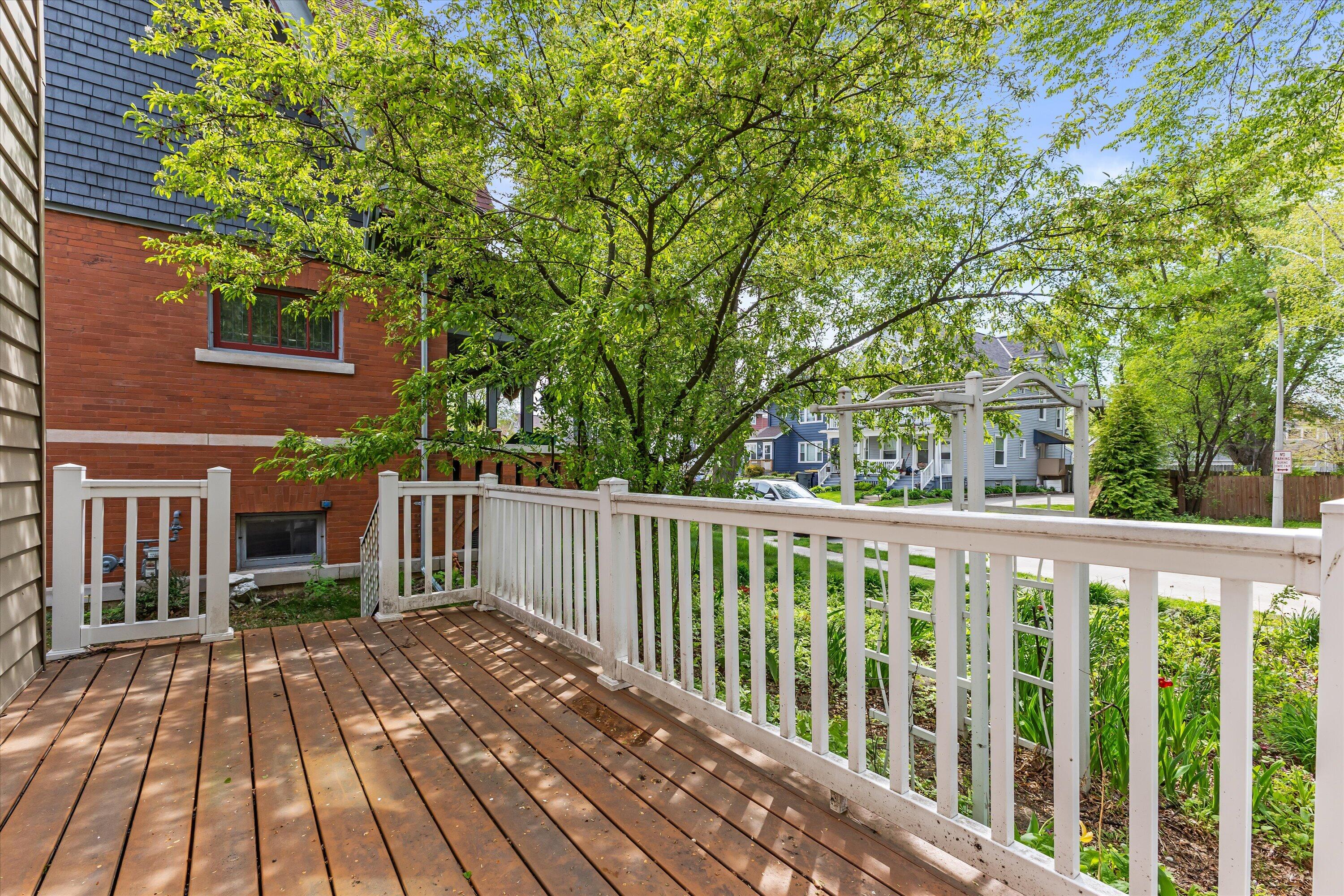 1502 South 80th Street West Allis, WI 53214 - Photo 7 of 46 Front porch
