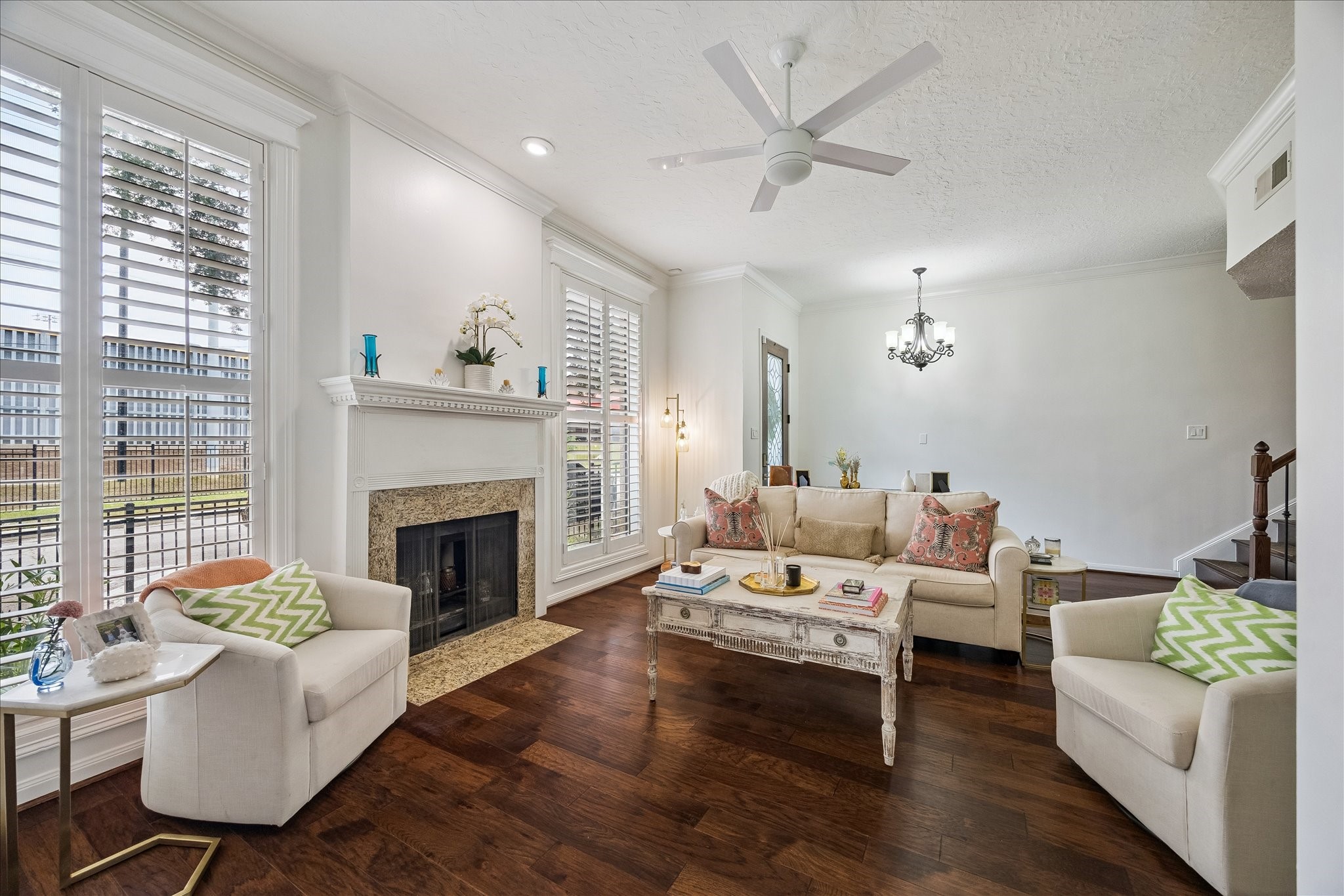 4520 Dickson Street Houston, TX 77007 - Photo 7 of 25 Windows with plantation shutters. Great natural light.