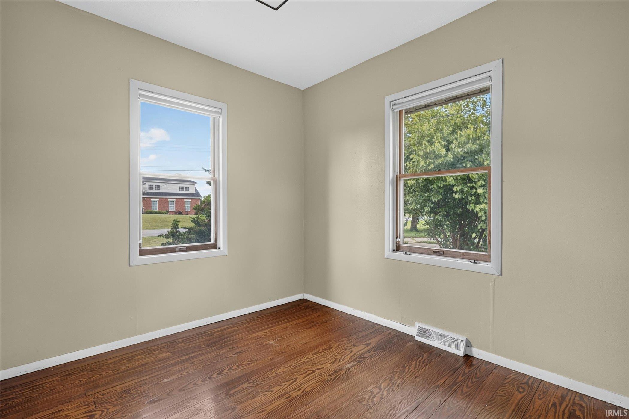 61384 Oak Road South Bend, IN 46614 - Photo 15 of 32 Gallery Image 15