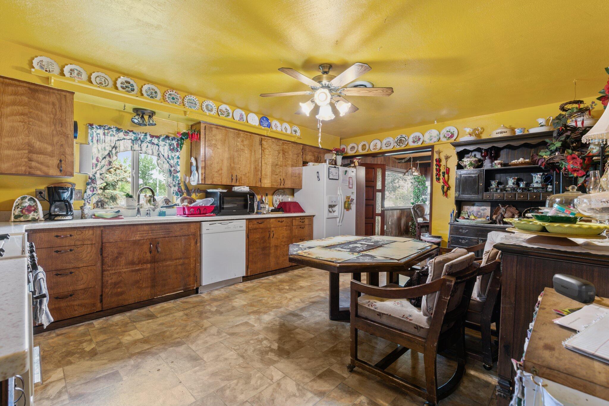 966 Gilman Road Medford, OR 97504 - Photo 9 of 30 a view of a kitchen with appliances and cabinets
